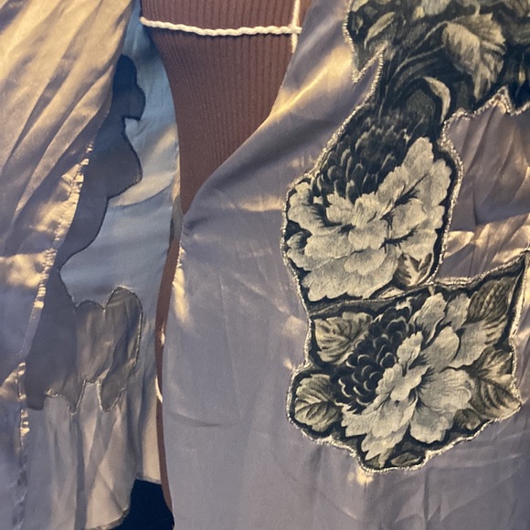 B.Boutique by Evergreen 100% polyester wrap blouse size M - Picture 5 of 9